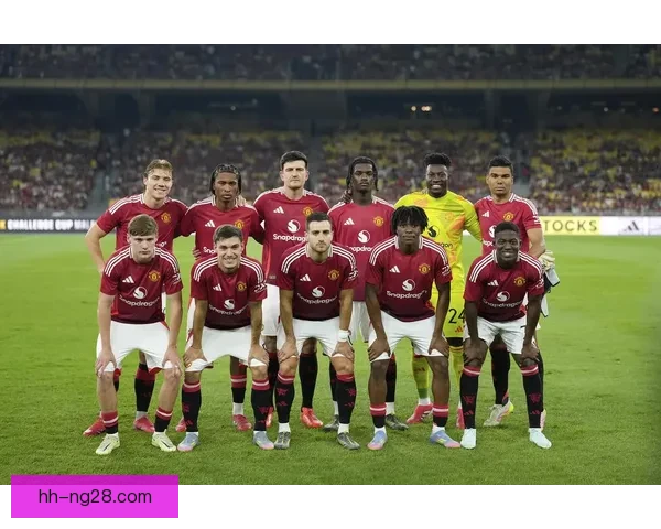 2025年11月曼联解雇滕哈格后范尼斯特鲁伊临时执教保持不败展现领导力